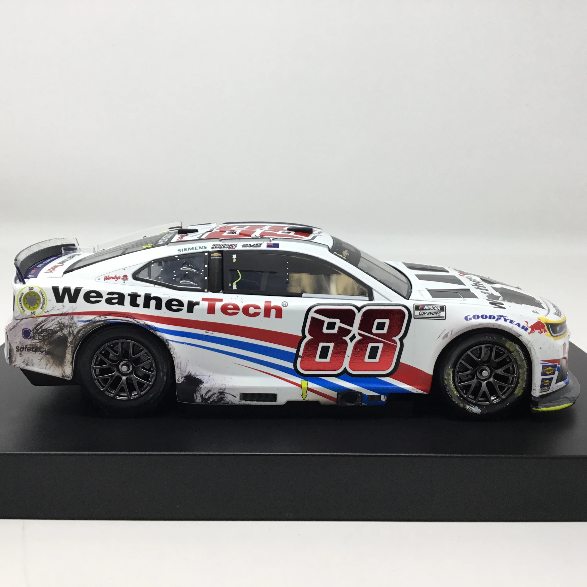 Shane Van Gisbergen 2025 Weathertech Watkins Glen Race Win Foil Number 1:24 Diecast - Image 4