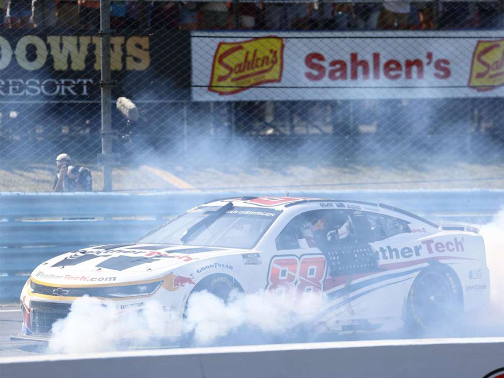 Shane Van Gisbergen 2025 Weathertech Watkins Glen Race Win Foil Number 1:64 Diecast - Image 4