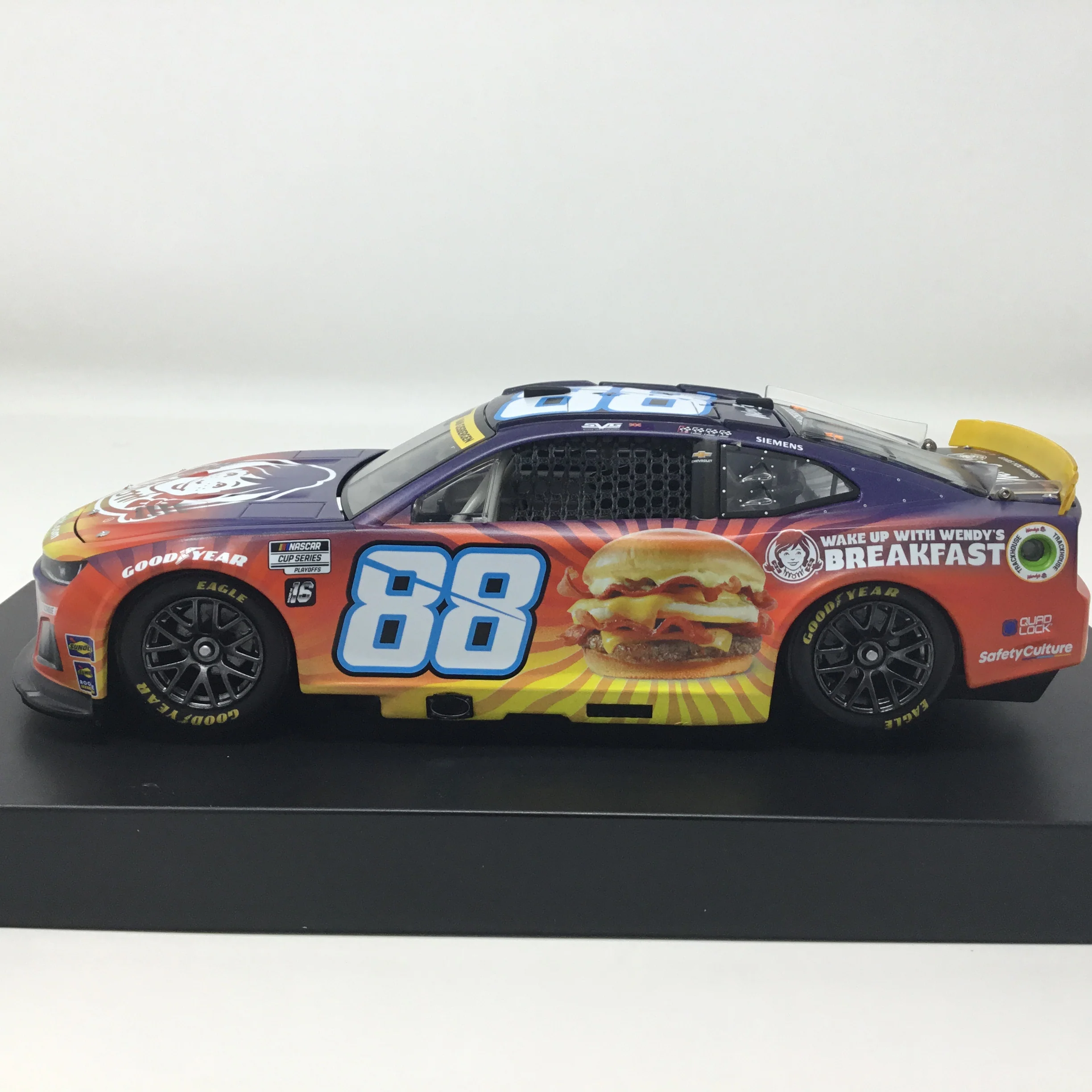 Shane Van Gisbergen 2025 Wendy's Breakfast Baconator Elite 1:24 Diecast - Image 2