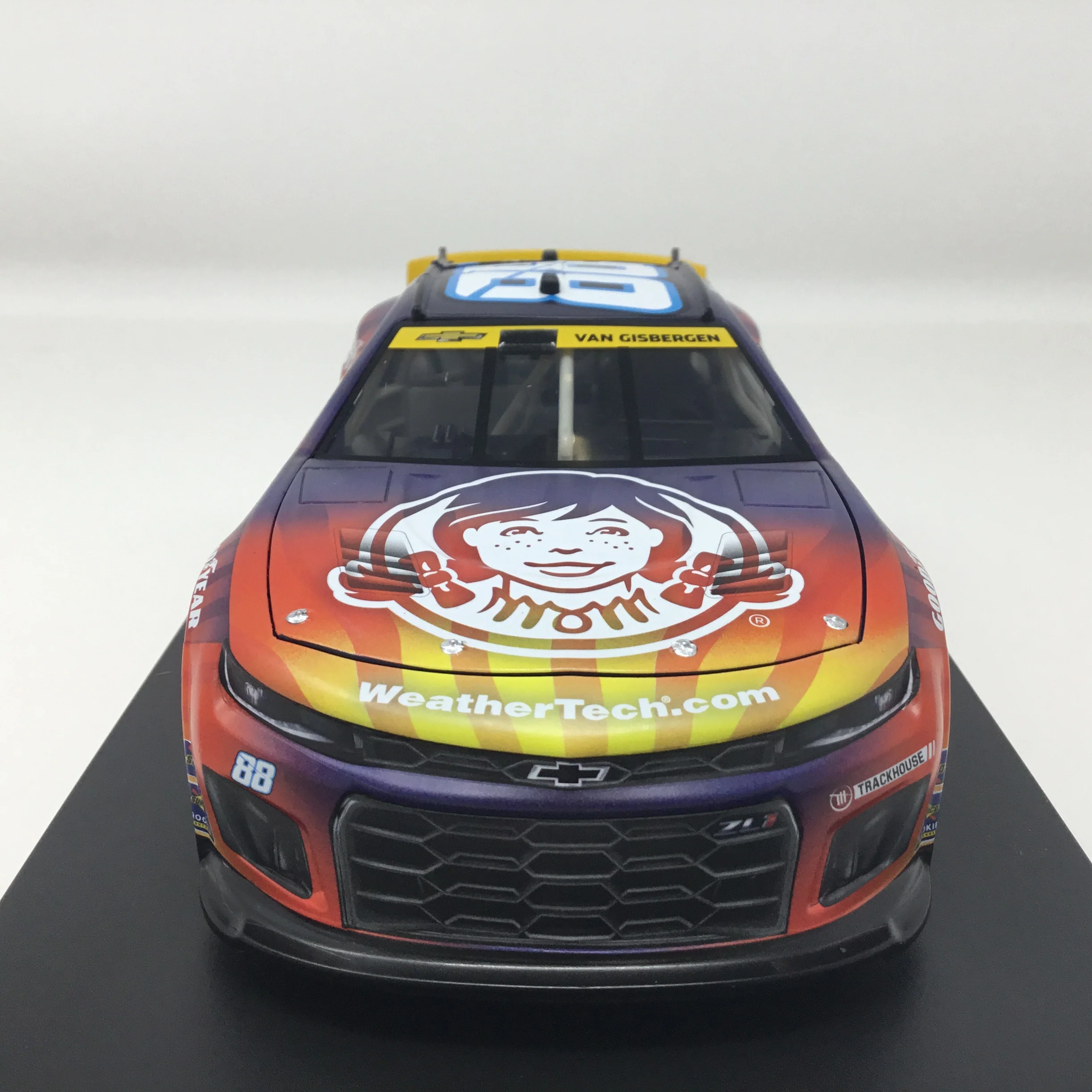 Shane Van Gisbergen 2025 Wendy's Breakfast Baconator Elite 1:24 Diecast - Image 3
