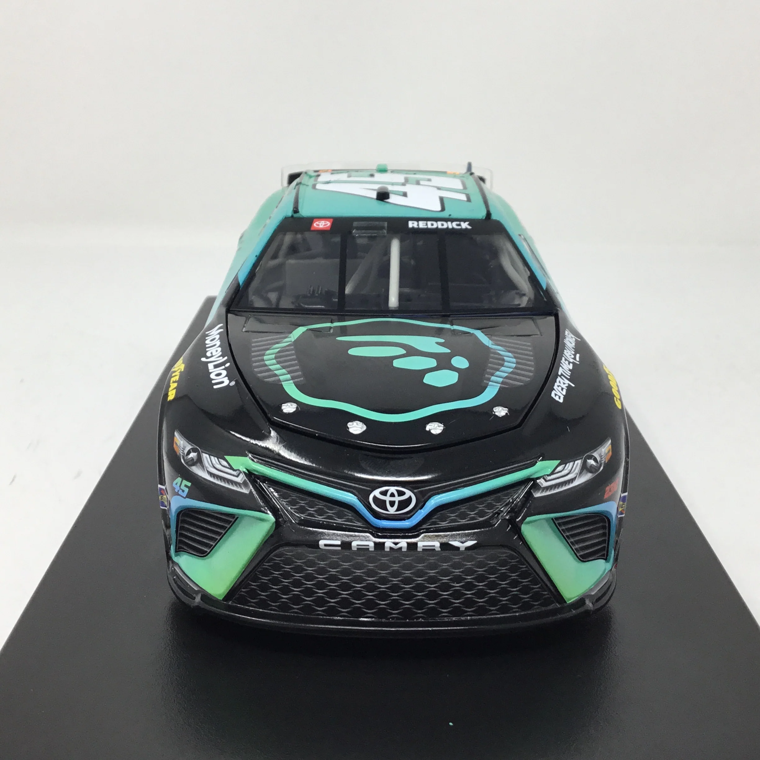 Tyler Reddick 2023 Money Lion Foil Number 1:24 Diecast - Image 3