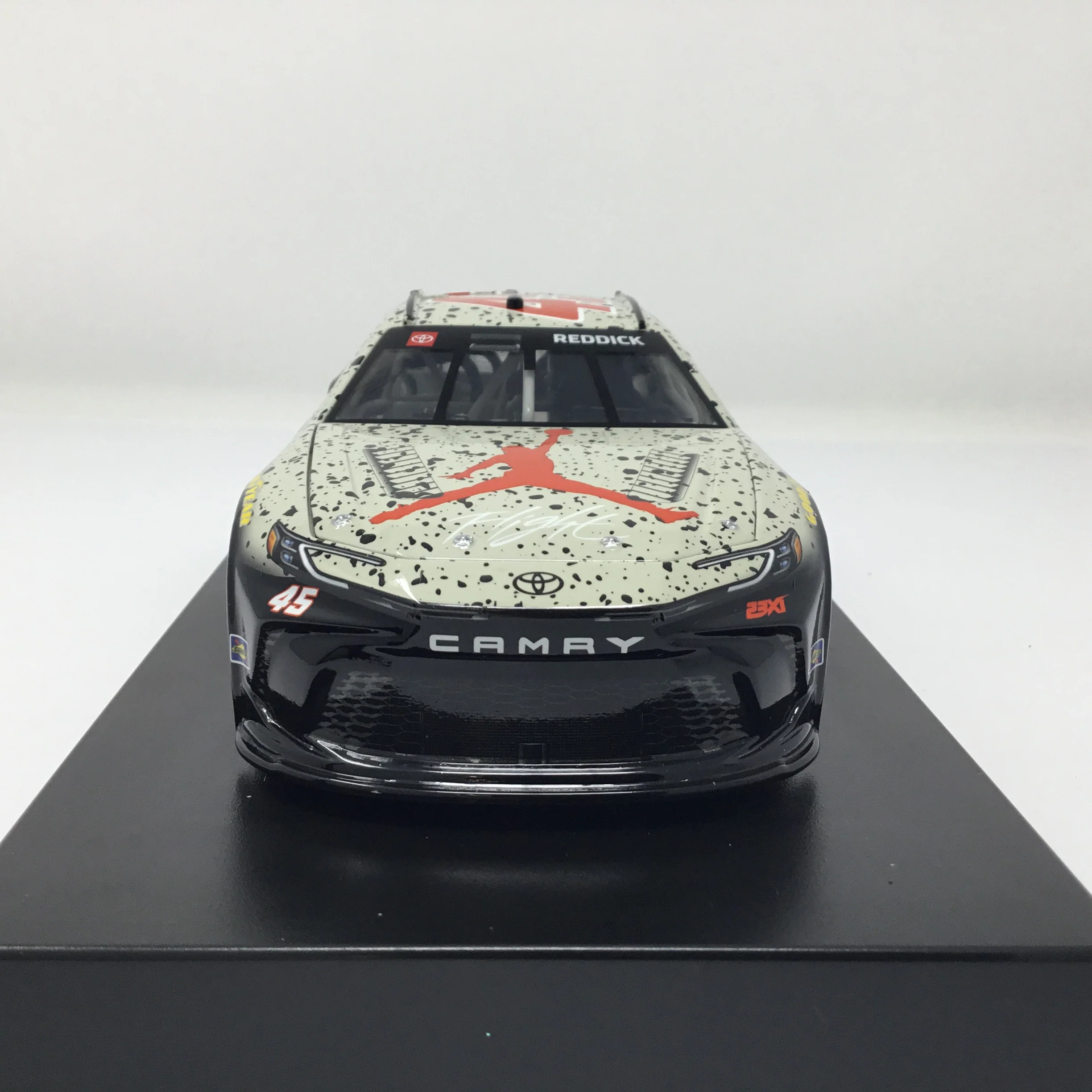 Tyler Reddick 2024 Jordan Brand "Flight" Elite 1:24 Diecast - Image 3