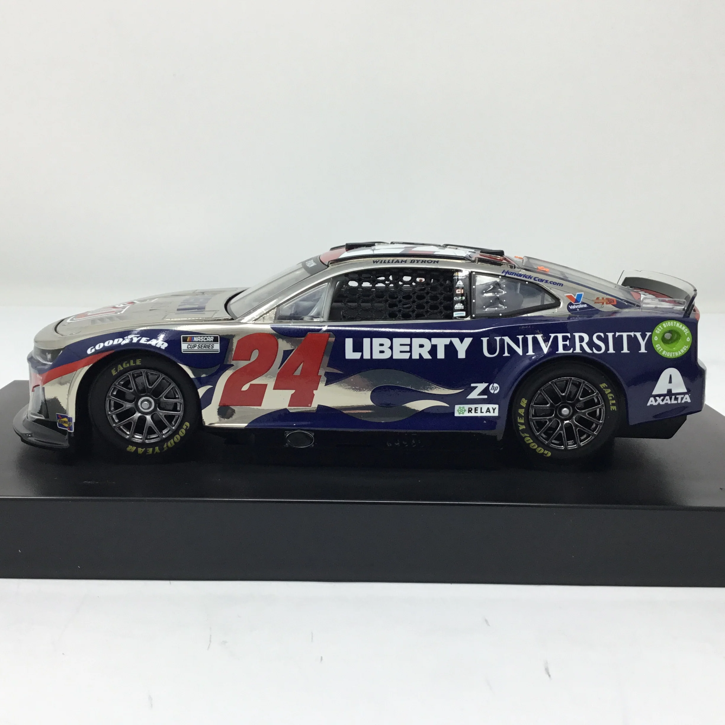 William Byron 2024 Liberty University 1:24 Color Chrome Diecast - Image 2
