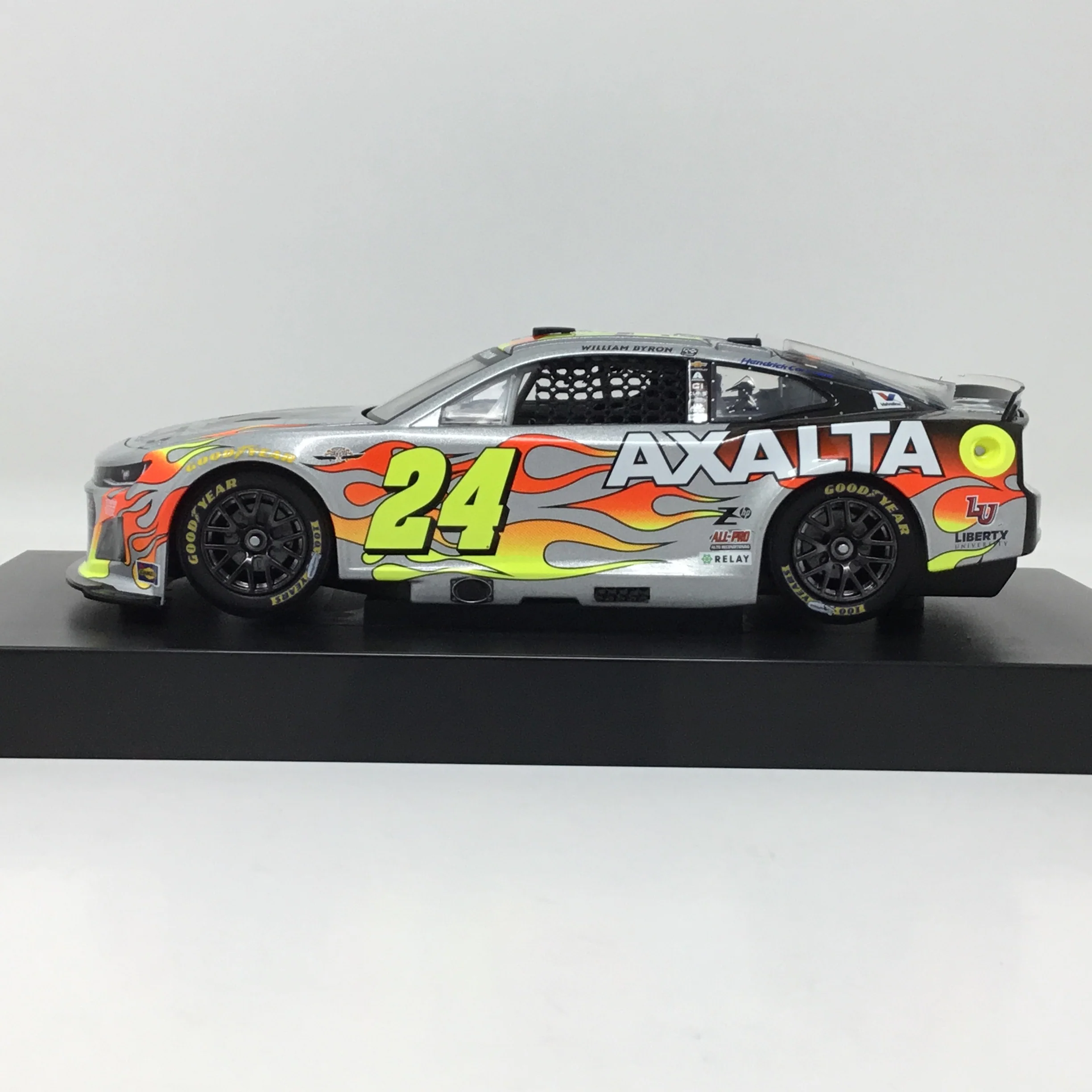 William Byron 2025 Axalta Throwback 1:24 Diecast - Image 2